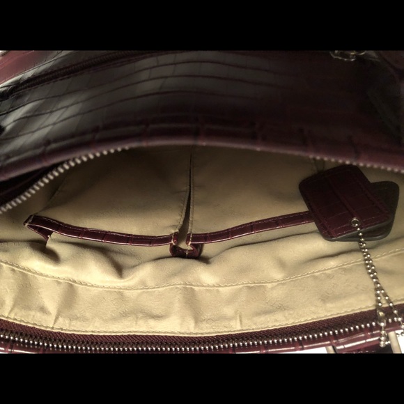 NEW - ROSETTI SHOULDER BAG - Picture 3 of 3